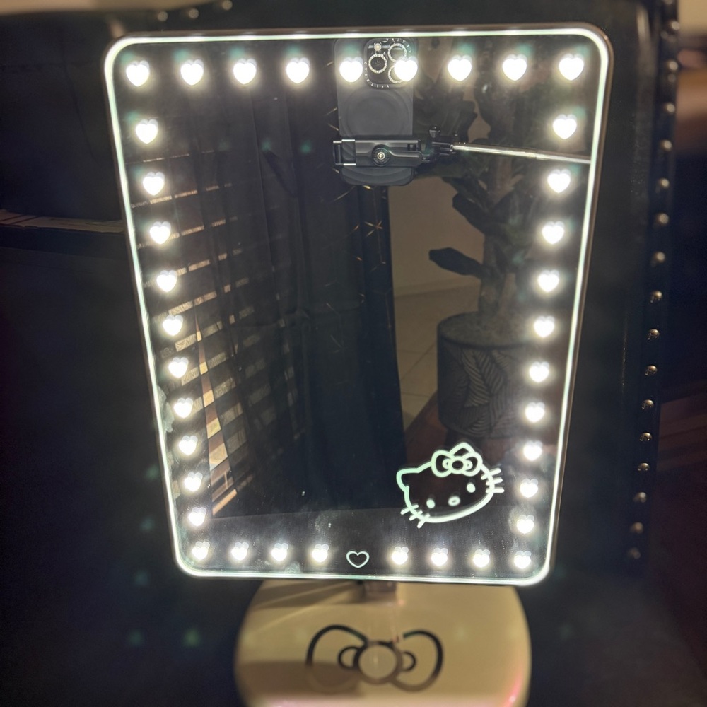 Impressions Vanity Hello Kitty Mirror